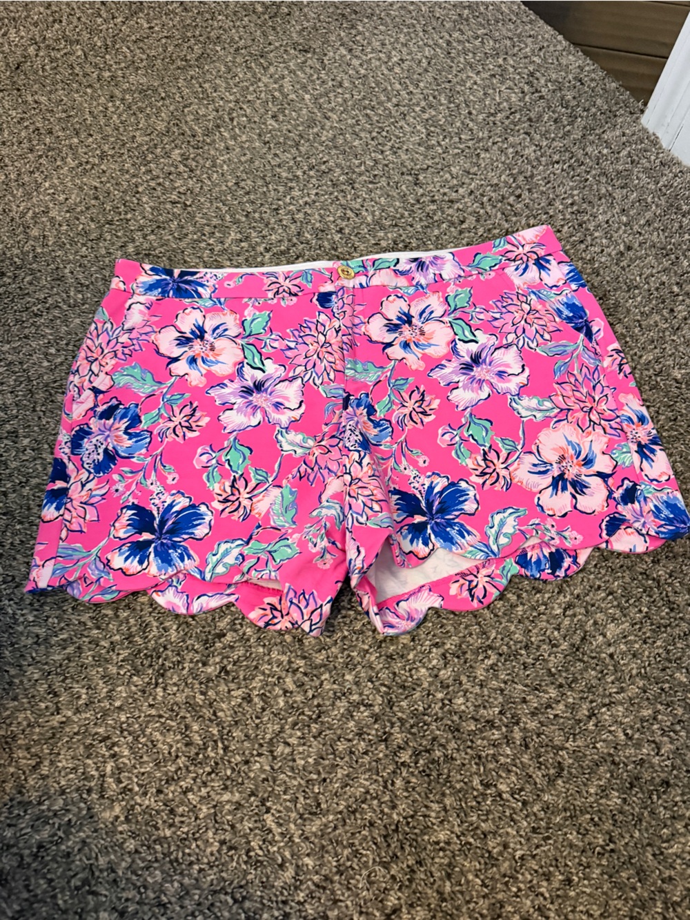Lilly Pulitzer Pink Floral Scallop Hem Shorts